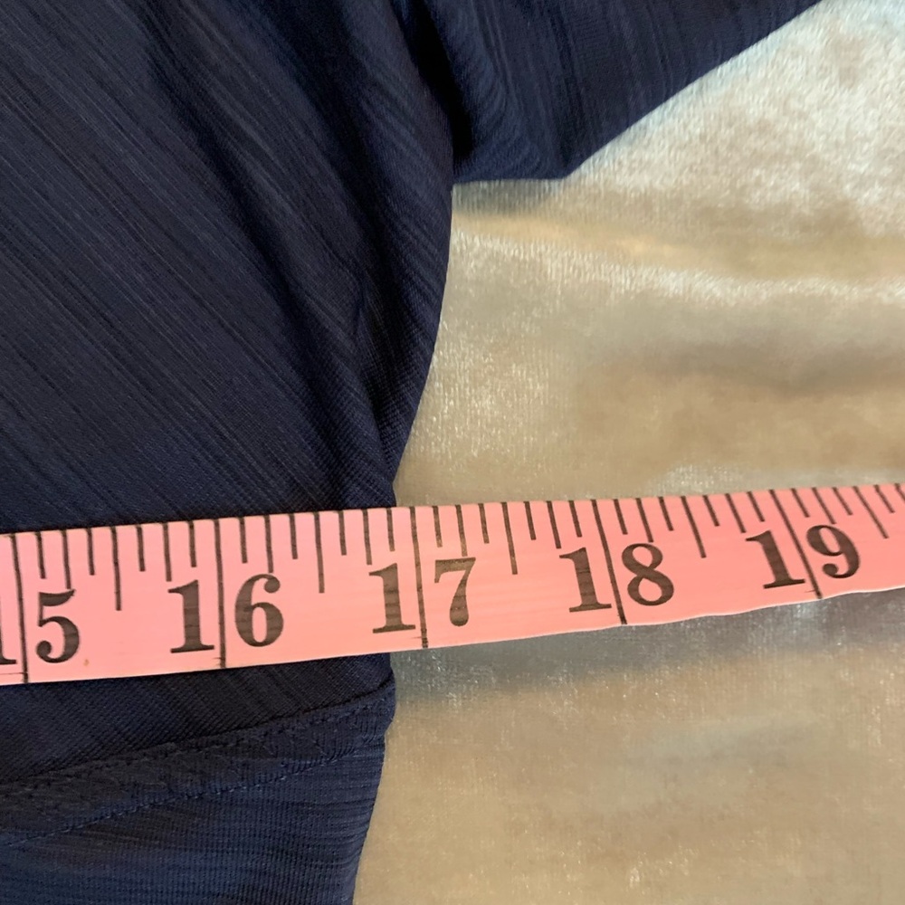 D O N A T E D 
Athleta Navy Blue Hoodie 3/4 zip side pocket size medium EUC B62 - Picture 4 of 6